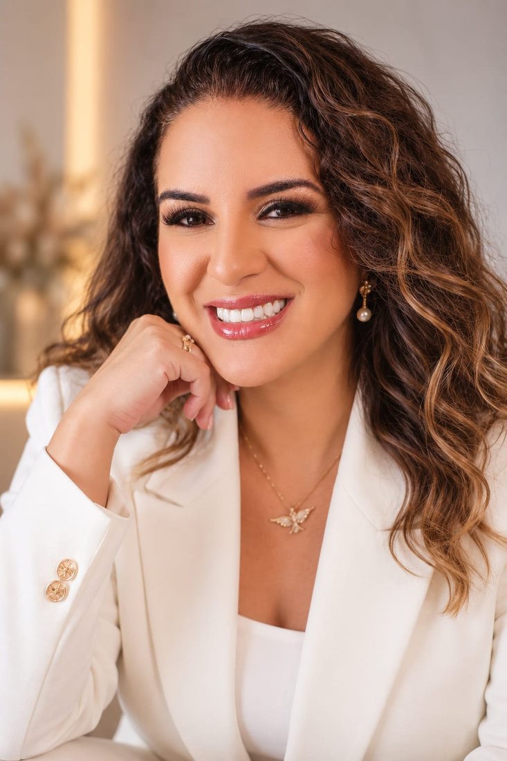 Dra. Gimena Granatta, cirurgiã-dentista